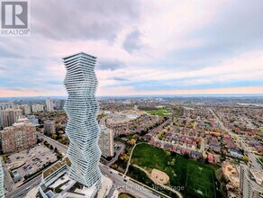 Building Photo - 448 Burnhamthorpe Rd W