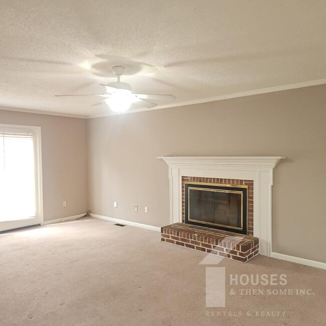 Foto del edificio - 3 McBee Chapel Rd