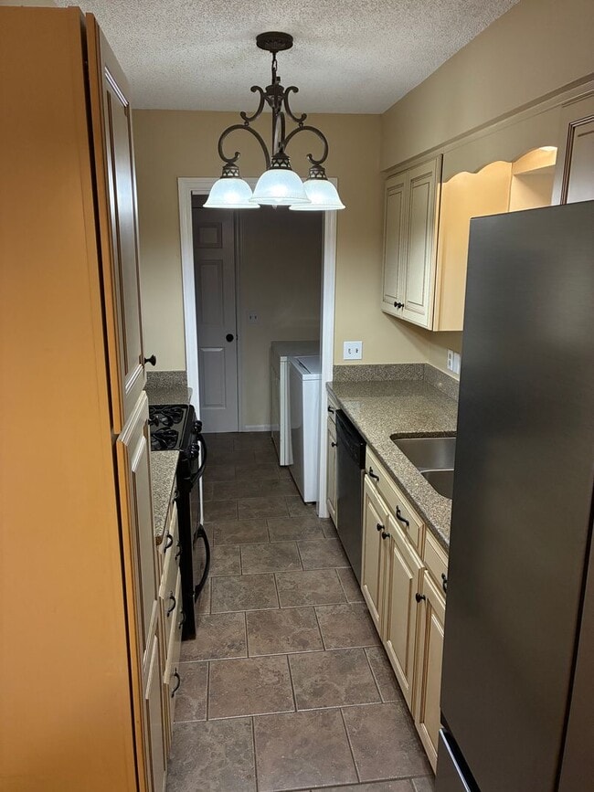 Building Photo - 3 Bed 2 Bath Donelson House – Available Early September! $2200