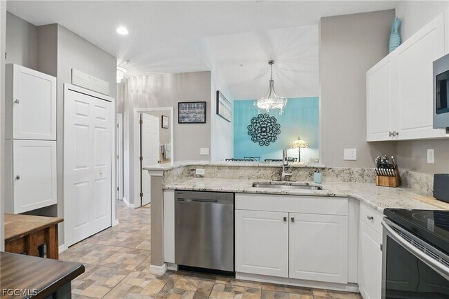 Foto del edificio - 15430 Bellamar Cir