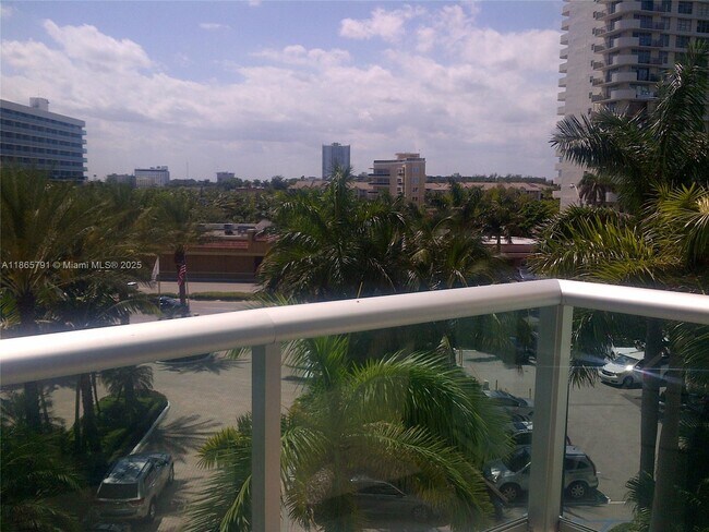 Building Photo - 3901 S Ocean Dr
