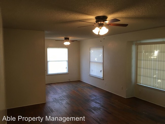 Building Photo - 3 br, 1 bath House - 111 Oakdale Dr.
