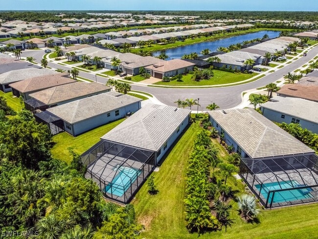 Building Photo - 11417 Jacaranda Dr