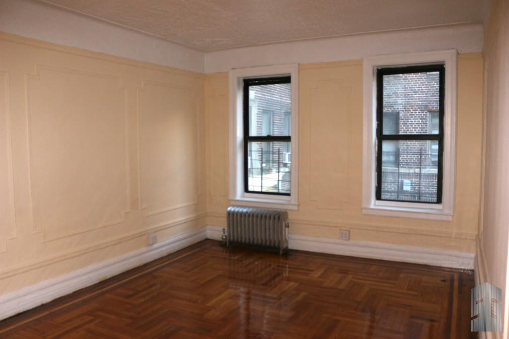 Foto principal - 60 E 196th St