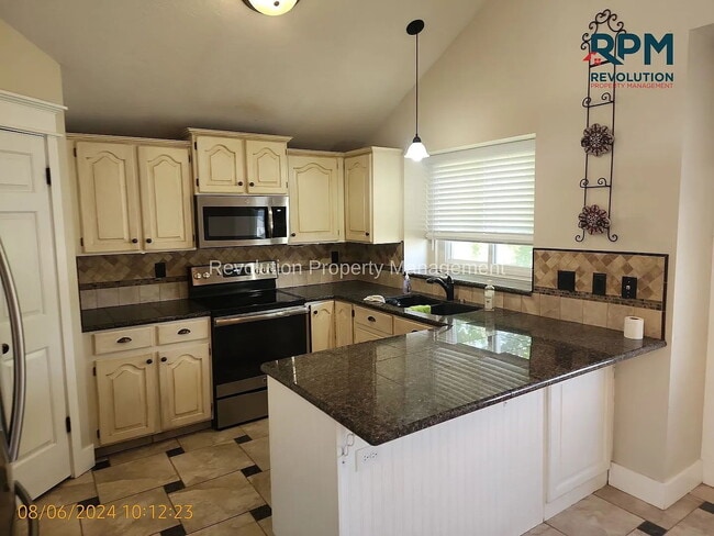 Building Photo - Charming 4-Bed Kaysville Home