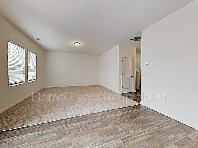 Building Photo - 728 Kenyon Spring Dr