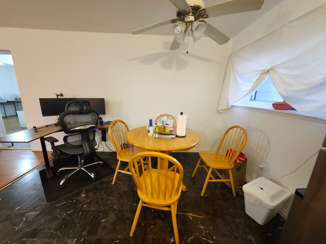 Building Photo - 4 Union Ave