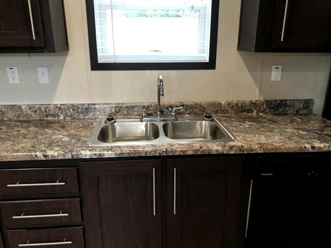 Foto del edificio - 14401 Courtney Rd (Brand New)