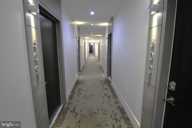Building Photo - 2550 17th Street NW Unit 509