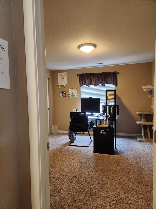 Foto del edificio - 506 N Vercler Rd