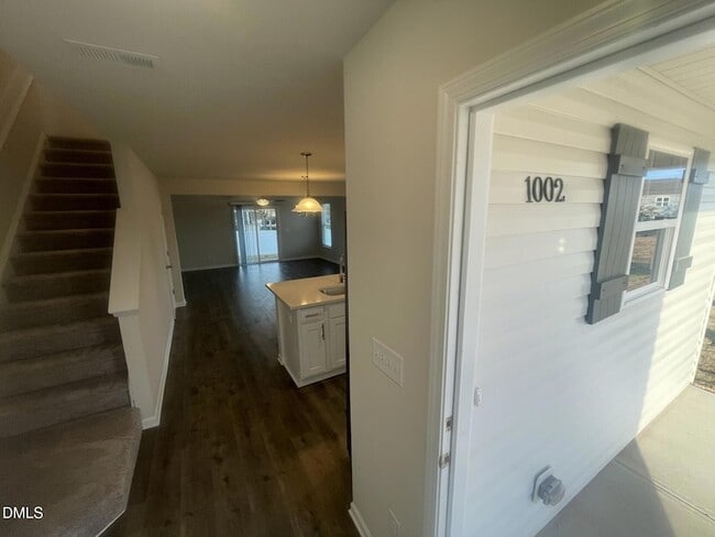 Foto del edificio - 1002 Peony Ln