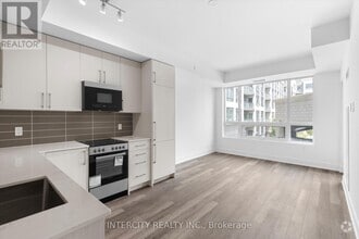 Building Photo - 2075-2075 King Rd