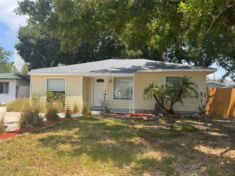 Foto principal - 3025 N Adams St
