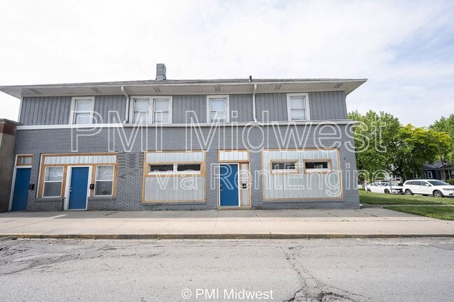 Building Photo - 5037 E 10th St