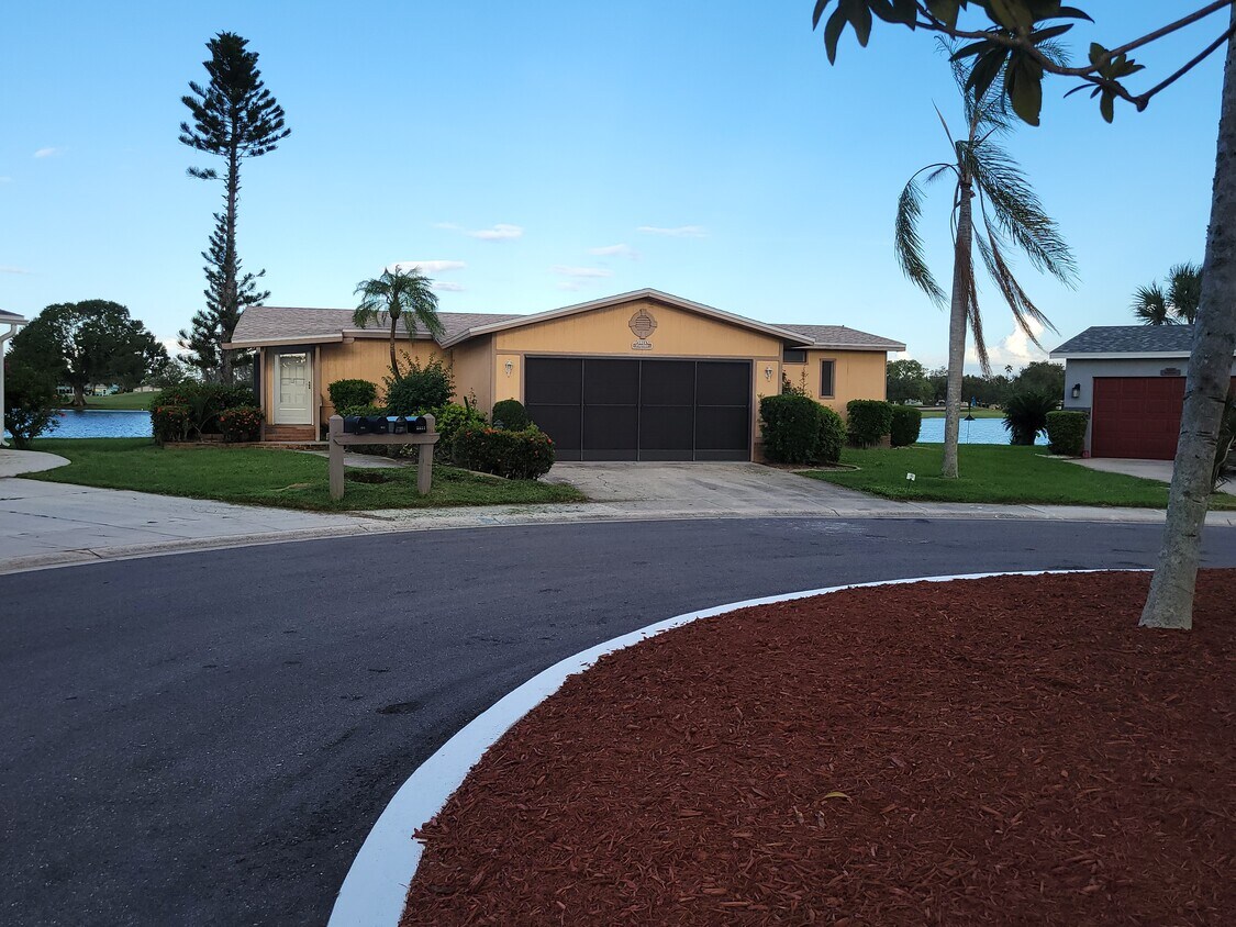 Primary Photo - 1811 Las Lomas Ct