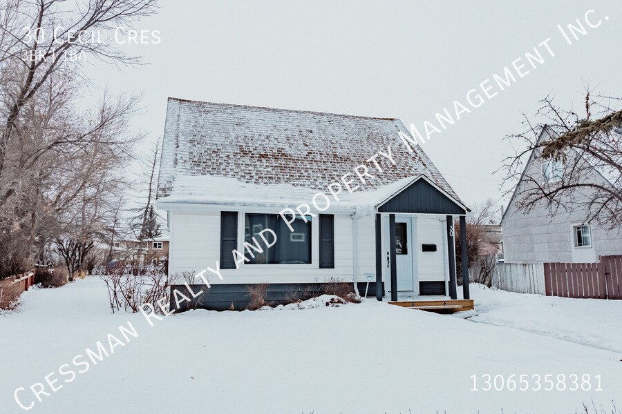 Photo principale - 3 Bed, 1 Bath FULL HOUSE W/ Garage & Carport located in Rosemont