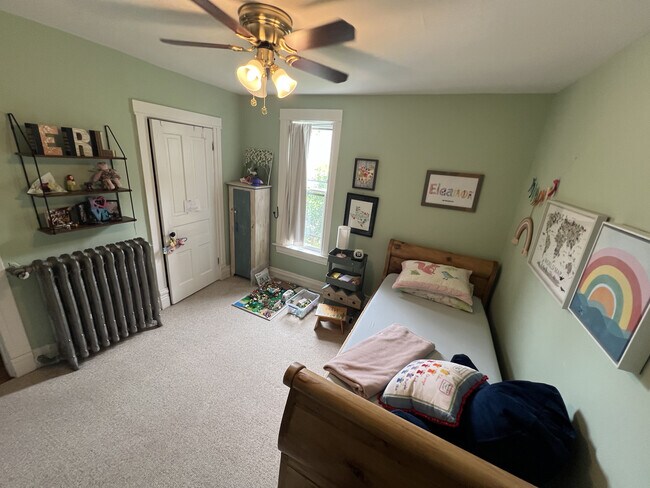 2nd bedroom - 807 Greenleaf St