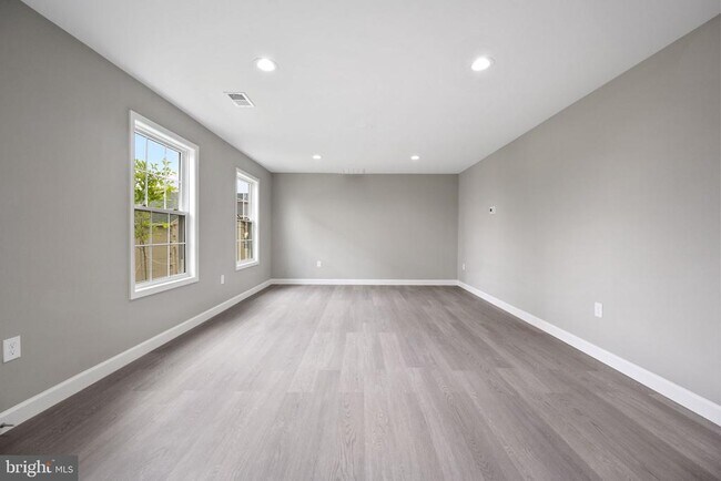 Building Photo - 2253 Papermill Rd