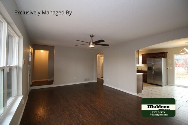 Building Photo - PRICE REDUCED!  Do not miss out!  Nice 4 b...