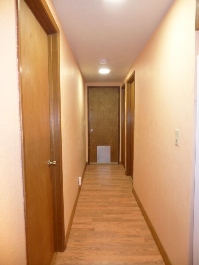 Foto del edificio - 10903 Mendenhall Loop Rd