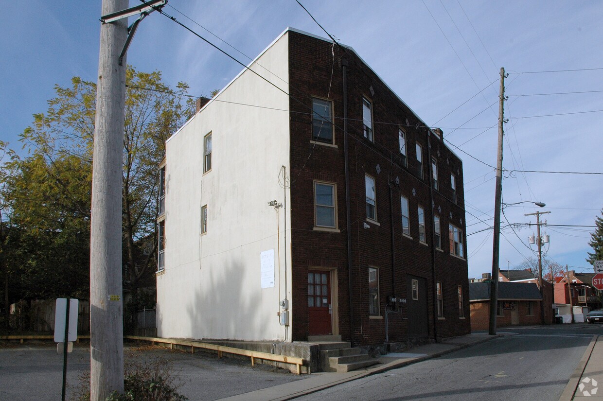 Building Photo - 516 W Grant St