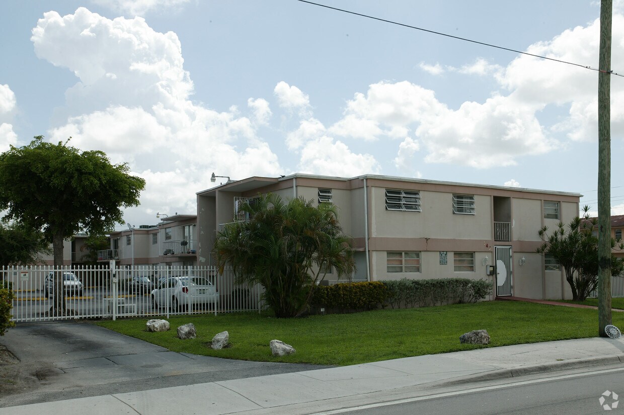 Foto del edificio - 345 NW 57th Ave