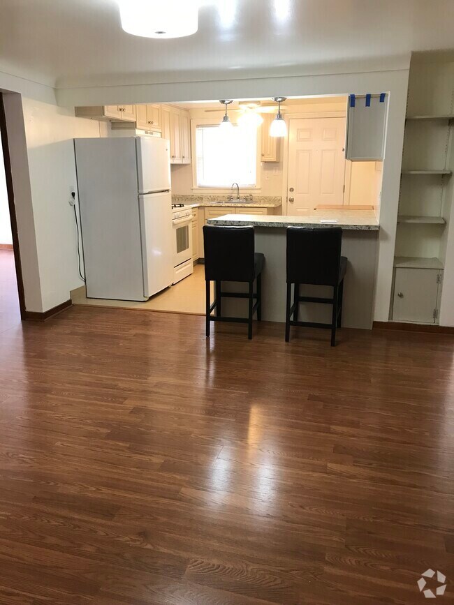 Picture of Pet friendly apartments for rent in Skyline Estates, Hutchins