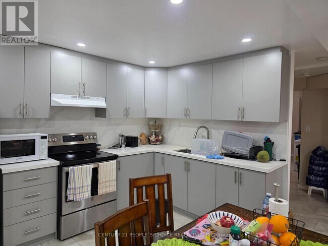 Building Photo - 3 Heathbrook Ave