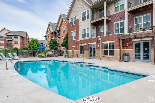 Piscina - The Vue at Pinnacle Park