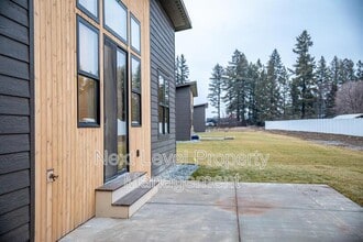 Building Photo - 1530 Trumble Creek Rd