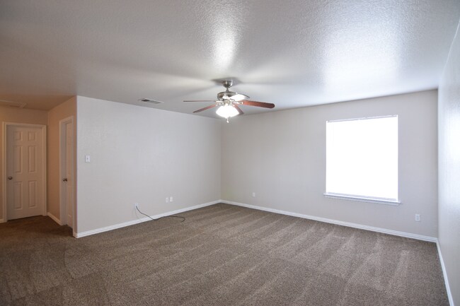 Building Photo - 5910 Flag Stone Dr