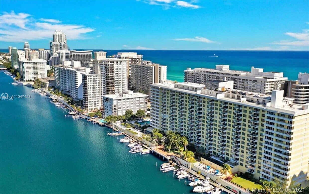 Primary Photo - 5600 Collins Ave