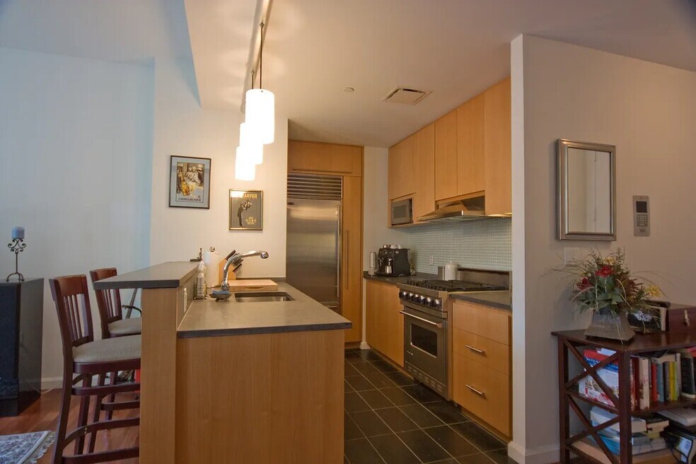 505 Greenwich St