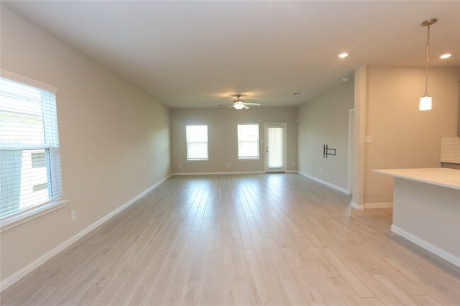 Building Photo - 7219 Toluca Dr