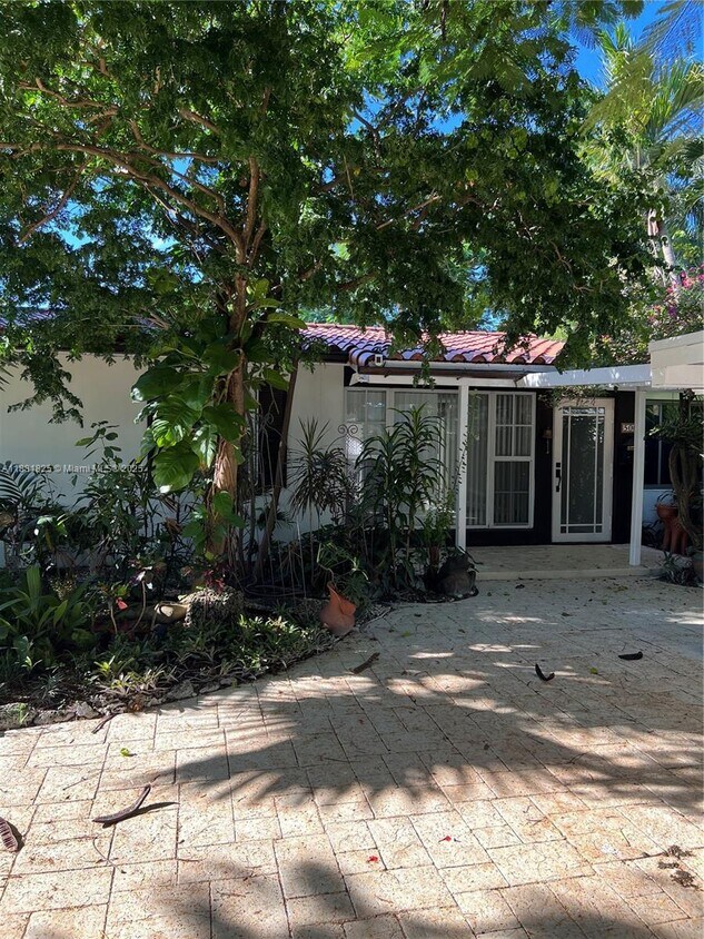 Foto principal - 500 NE 27th Dr