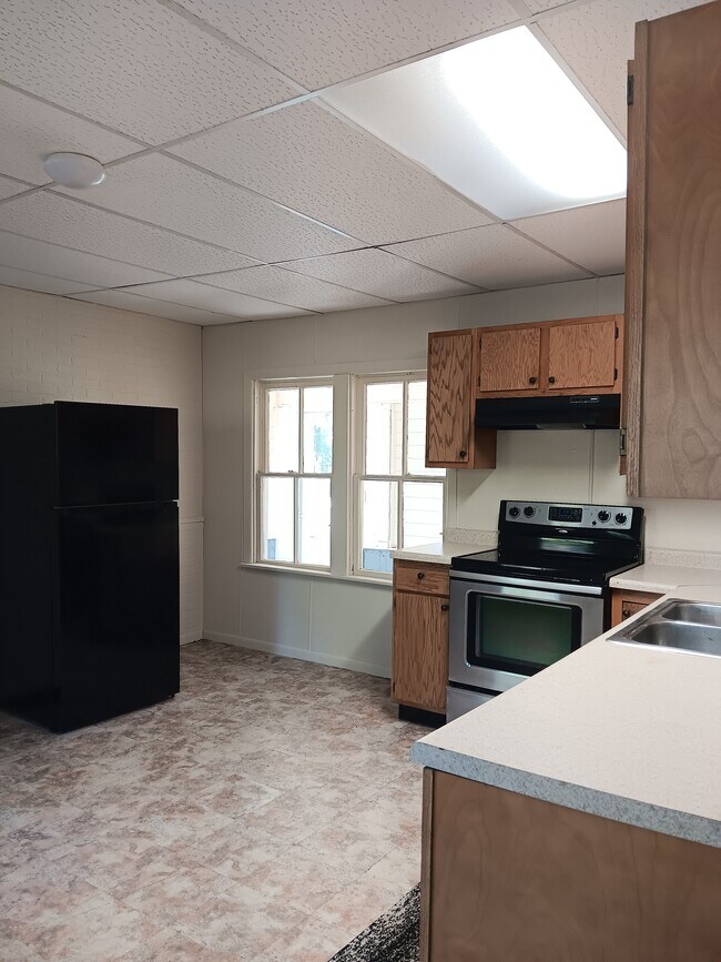 New fridge, dishwasher, exhaust fan - 2313 Kane Rd