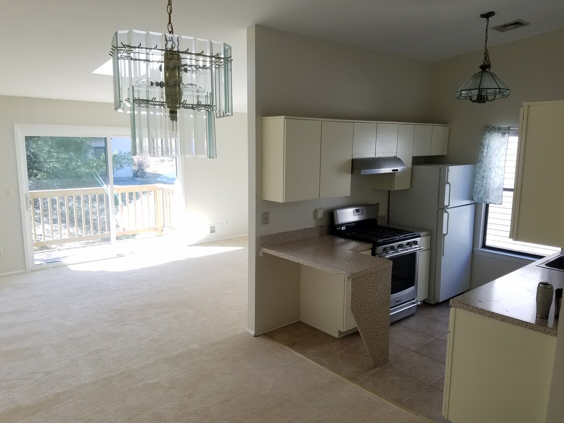 General Living Space - 1512 Spruce Hills Dr