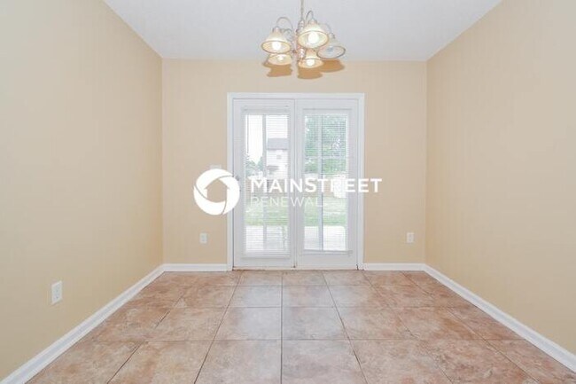 Foto del edificio - 3 Bedroom Pet-Friendly Home in Indianapolis, IN with Main Street Renewal