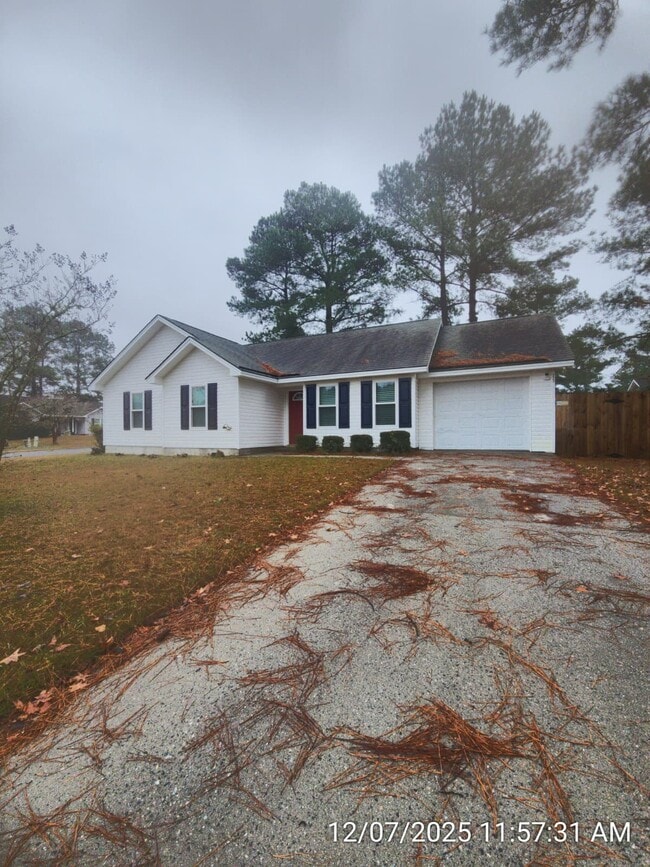 Building Photo - 323 Aubrey Ave