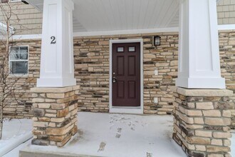 Building Photo - 1502 Simsbury St