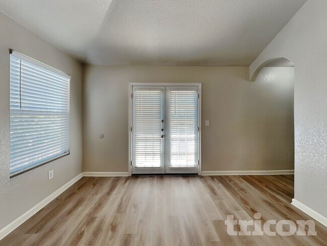 Foto del edificio - 9822 Vandenberg Way