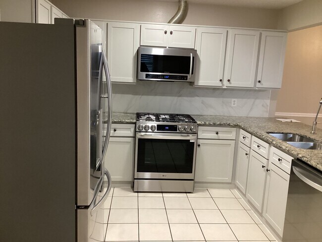 Building Photo - 17046 Clan MacIntosh Dr