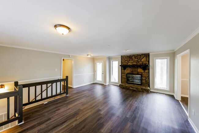 Foto del edificio - 3405 Hilltop Rd SE