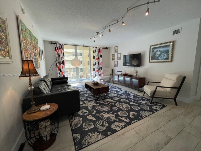 Building Photo - 2080 S Ocean Dr