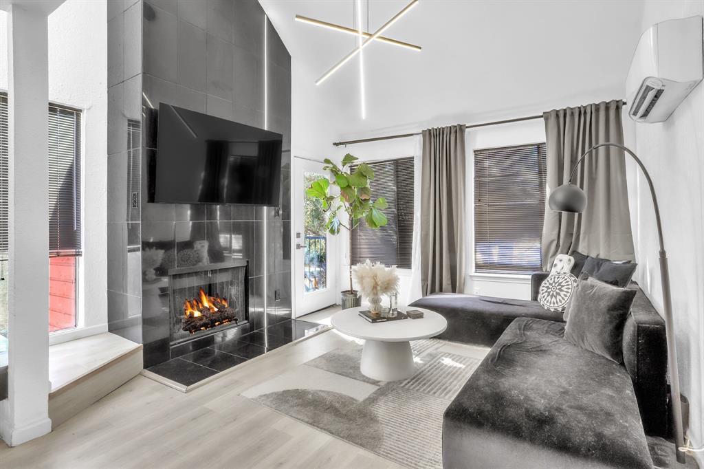 Foto principal - 9821 Walnut St
