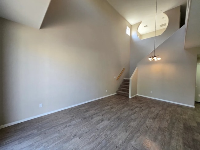 Building Photo - 747 piercey 16B Ct