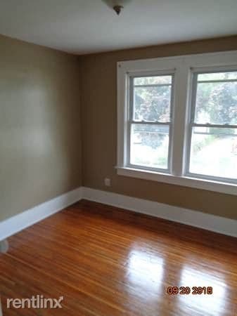 Building Photo - 3 br, 1 bath Duplex - 151 Bradburn St