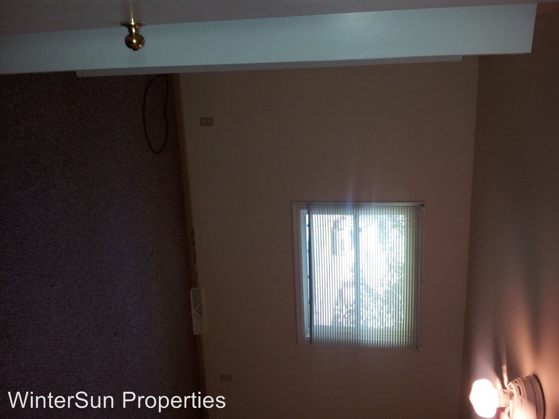Foto del edificio - 329-329 N Lindy St
