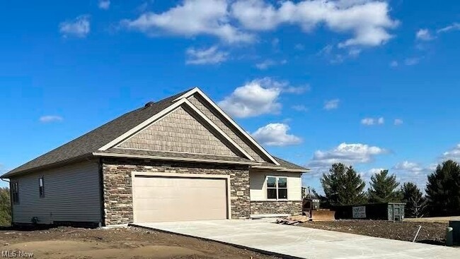 Building Photo - 1220 Pine Bluff Dr NE