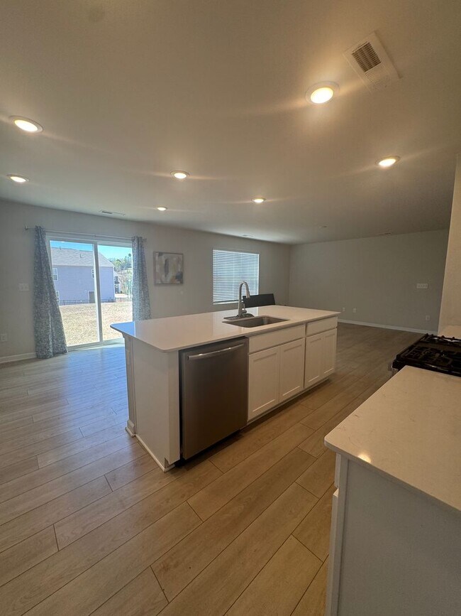 Foto del edificio - Statesville Rental: New 3BR Home w/ Pool Access & High-Speed Internet